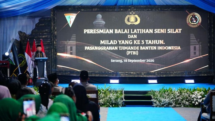 Kapolri Jenderal Polisi Listyo Sigit Prabowo mendorong pembentukan padepokan pencak silat Tjimande di setiap kabupaten di Banten. (dok Polri)
