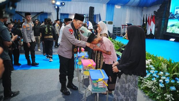 Kapolri Jenderal Polisi Listyo Sigit Prabowo mendorong pembentukan padepokan pencak silat Tjimande di setiap kabupaten di Banten. (dok Polri)