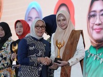 Ketua TP PKK Pekanbaru Raih Penghargaan Nasional Pendidikan & Literasi