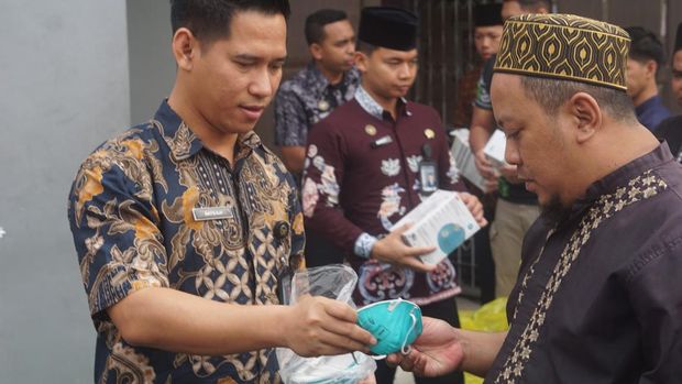 Masker dibagikan untuk warga Lapas Kelas IIA Samarinda. (Dok Lapas Samarinda) Masker dibagikan untuk warga Lapas Kelas IIA Samarinda. (Dok Lapas Samarinda)