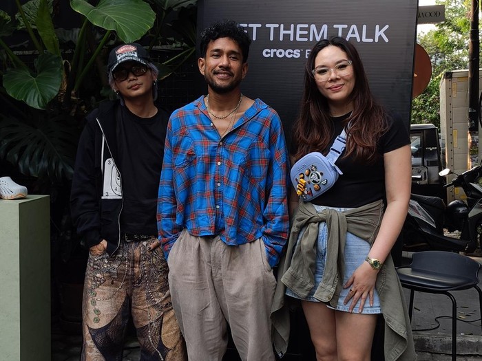Nathanael Moss dan Teddy Adhitya saat peluncuran koleksi Crocs Echo II