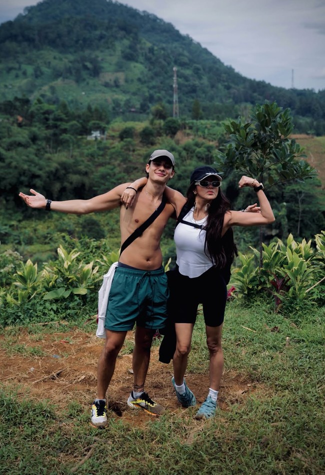 Olahraga hingga trekking bareng sudah pernah dilakukan oleh sejoli satu ini. Foto: Instagram/@tristan__molina