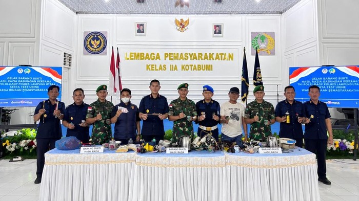 Polisi amankan sajam di Lapas Kotabumi