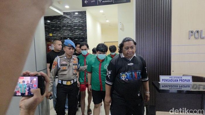 Polres Jakbar membongkar pabrik sinte di Tangsel, 4 tersangka ditangkap