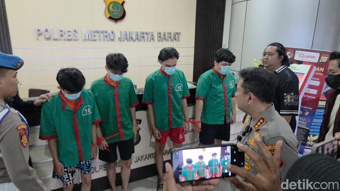 Polres Jakbar membongkar pabrik sinte di Tangsel, 4 tersangka ditangkap