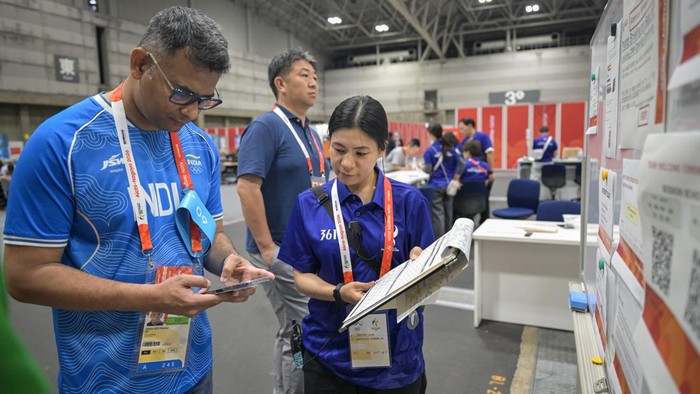 Sejumlah jurnalis bekerja di Main Press Center (MPC) Asian Games 2026 di Port Messe Nagoya, Aichi, Jepang, Jumat (18/9/2026). Pusat media tersebut menjadi lokasi kerja media selama penyelenggaraan Asian Games Aichi-Nagoya yang berlangsung pada 19 September-4 Oktober 2026. ANTARA FOTO/Fauzan