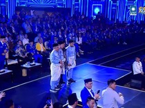 Video: Momen Prabowo Foto Bareng Lebah Begantong di Puncak HUT Ke-28 PAN