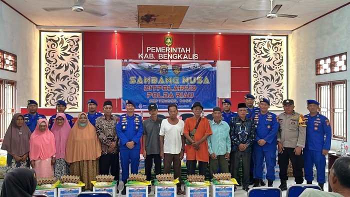 Program Jalur Polda Riau turun ke pulau terluar di Bengkalis (Foto: Dok Ditpolairud)