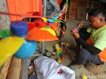Sampah Plastik Disulap Jadi Hiasan hingga Perahu Apung
