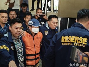 Isi Garasi Sekda Lampung Tengah yang Ditahan Gara-gara Kasus Guru Honorer Fiktif