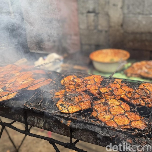 Makan Murah! Ada Ikan Bakar Khas Padang di Samping Pasar Benhil
