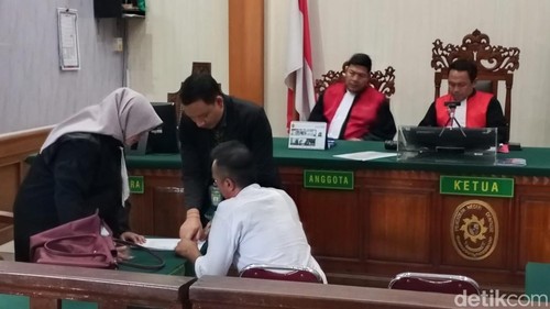 Sidang vonis kasus penganiayaan dengan terdakwa Edy Syahputra Purba (45) di Pengadilan Negeri (PN) Denpasar, Jumat (18/8/2026).