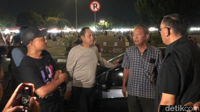 Wakil Wali Kota Jogja, Wawan Harmawan, menemui juru parkir di kawasan Alun-alun Kidul Jogja, Jumat (18/9/2026) malam.
