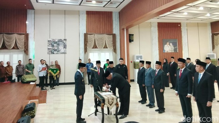 Wali Kota Palembang Ratu Dewa merotasi enam pejabat