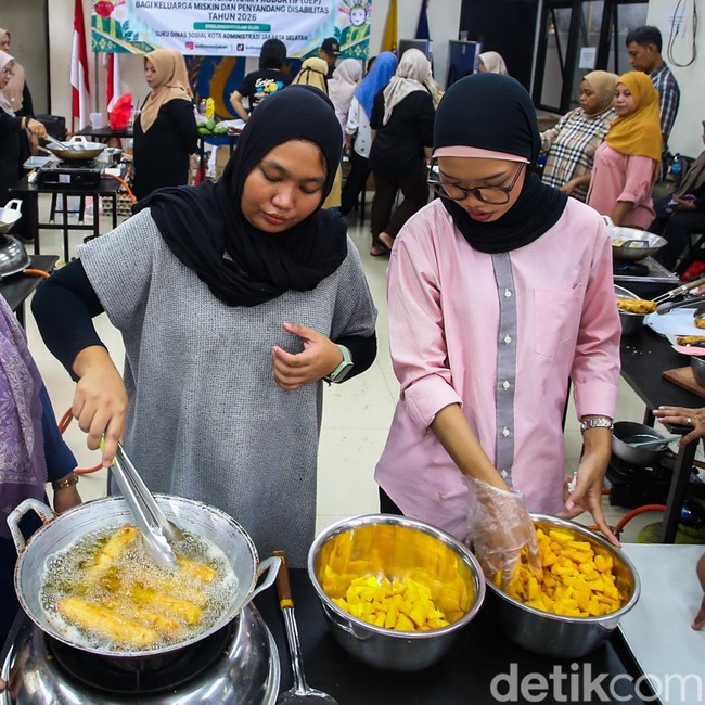 Warga Jagakarsa Belajar Masak untuk Kembangkan Usaha
