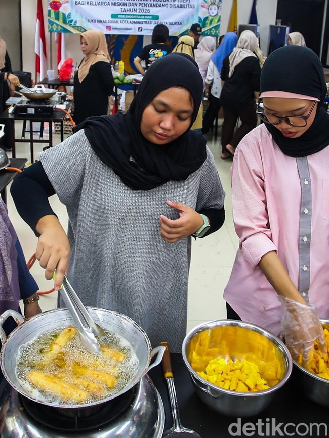 Warga Jagakarsa Belajar Masak untuk Kembangkan Usaha