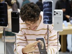 Warga Sydney Antusias Jajal iPhone 18 Pro dan Pro Max
