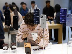 Warga Sydney Antusias Jajal iPhone 18 Pro dan Pro Max