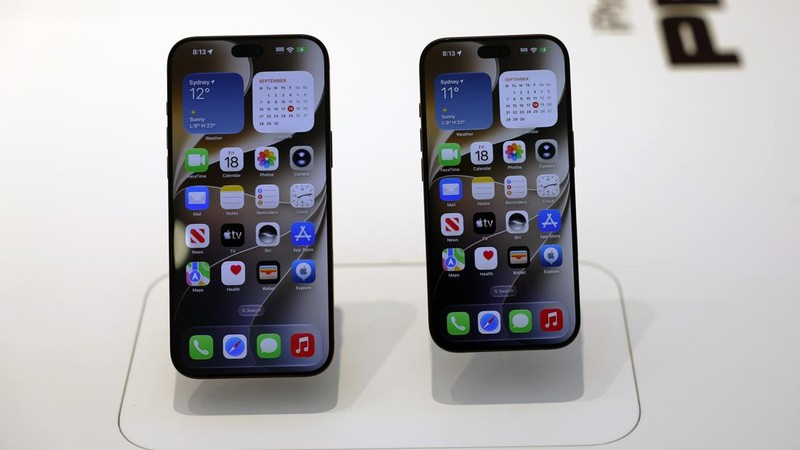 SYDNEY, AUSTRALIA - SEPTEMBER 18: Customers explore the features of the newly released Apple iPhone 18 Pro Max at an Apple Store in Sydney's Central Business District on September 18, 2026, in Sydney, Australia. New Apple products debuted on September 9 and launched in stores on September 18. (Photo by Izhar Khan/Getty Images)