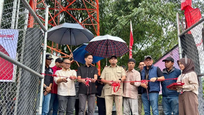 Andre Rosiade Resmikan BTS di Sawahlunto