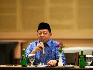 Arah Baru Pesantren: Merawat Tradisi, Menjawab Zaman
