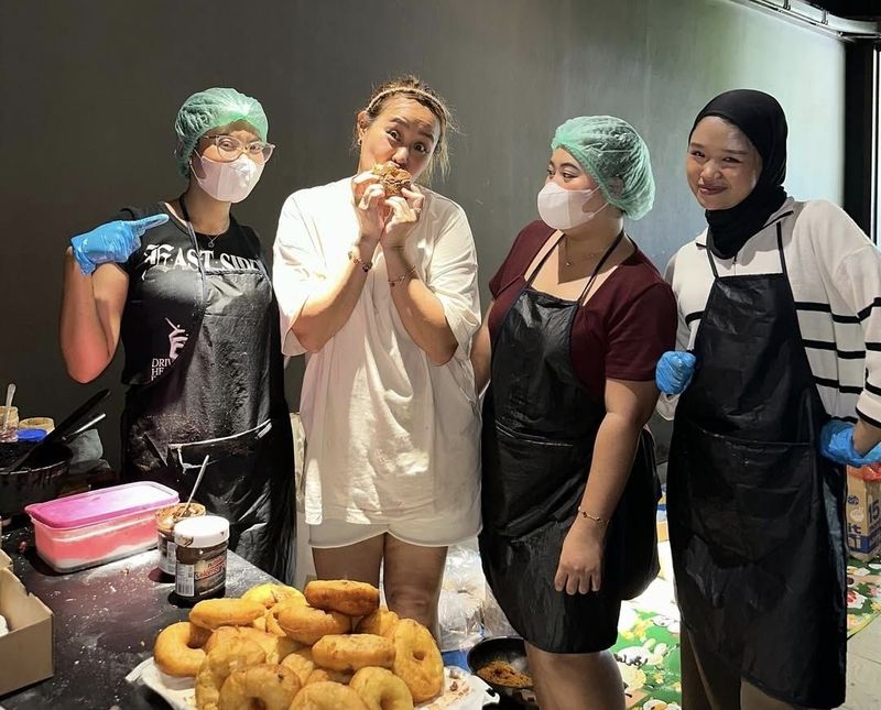 5 Penyanyi Indonesia Bisnis Kuliner, Ada yang Jual 300 Risol Sehari!
