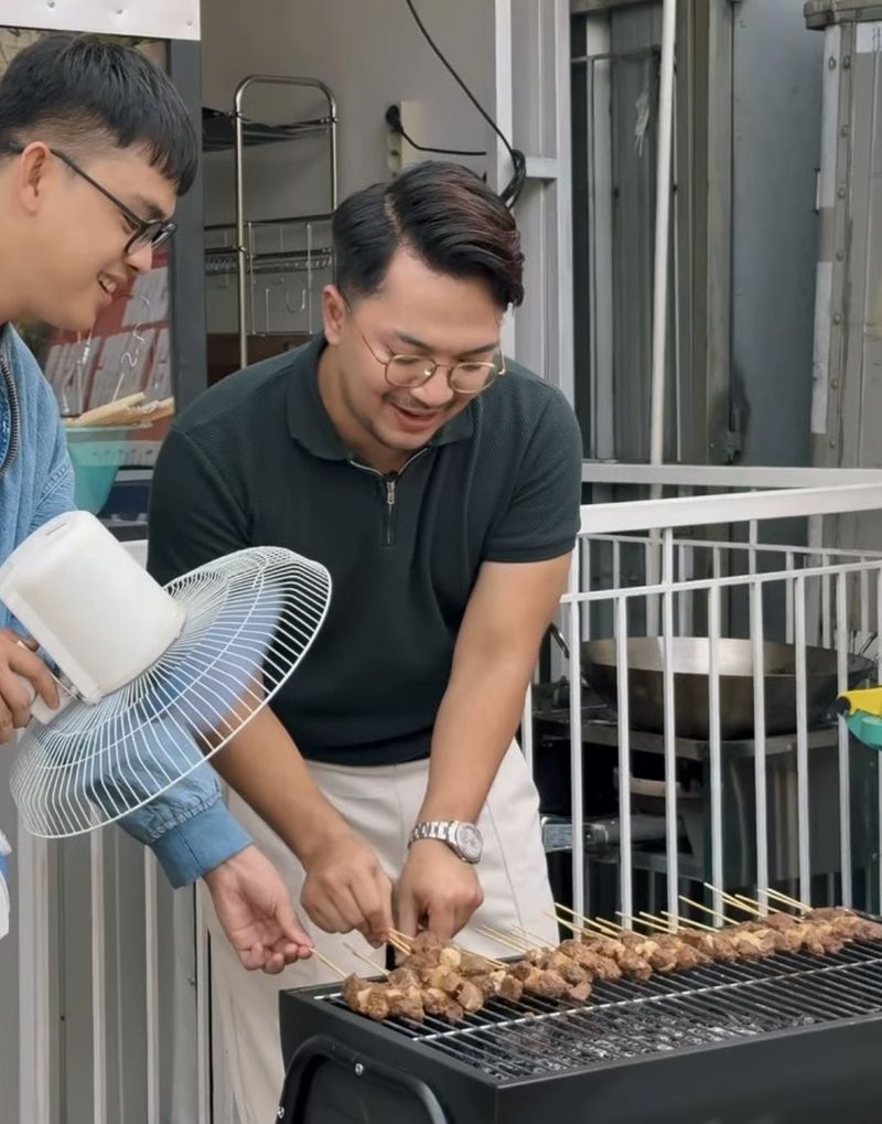 5 Penyanyi Indonesia Bisnis Kuliner, Ada yang Jual 300 Risol Sehari!
