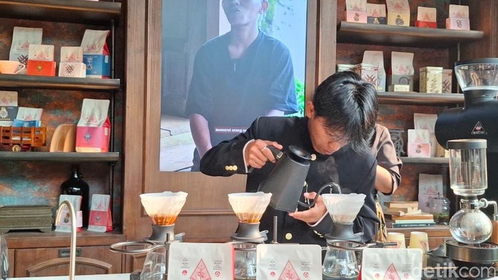 Bertani Sejak 2009, Keluarga Ini Sukses Kembangkan Kopi Langka di Garut