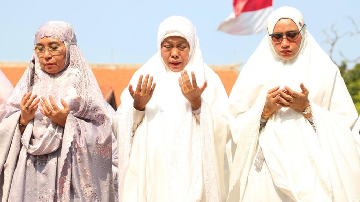 Gubernur Khofifah Indar Parawansa