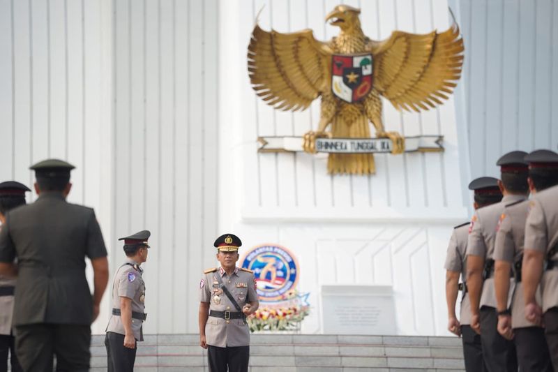 Kakorlantas Polri Irjen Pol Wibowo ziarah ke TMP Kalibata, Jaksel