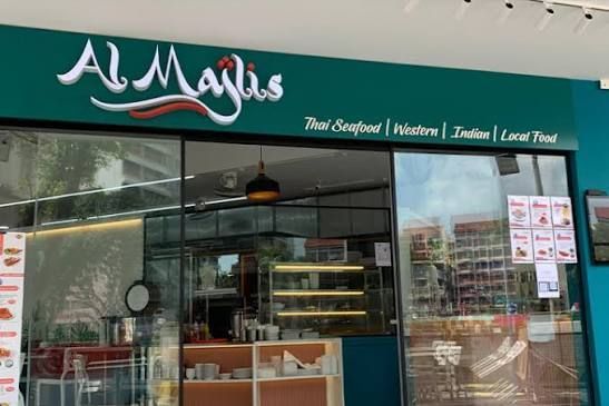 Kecoak Nyempil di Char Kway Teow, Pelanggan Minta Ganti Rugi Rp70 Juta!