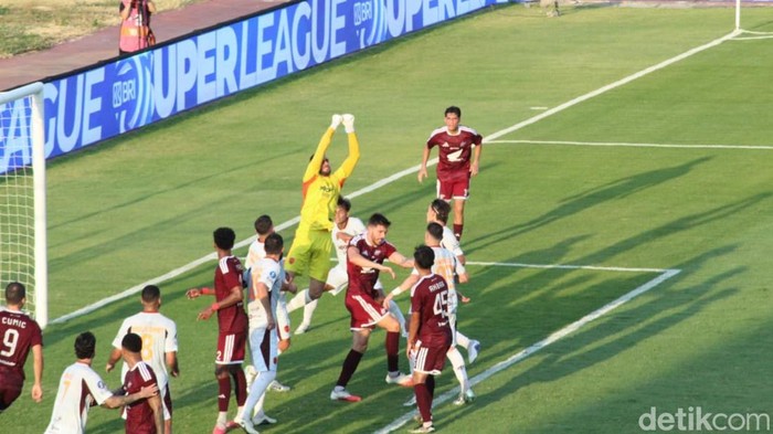 Laga PSM Makassar Vs Persita di Stadion Gelora BJ Habibie.