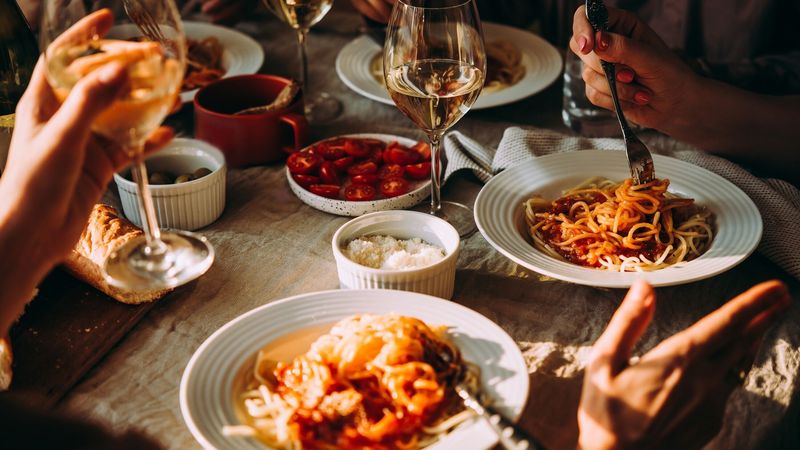 Makan di Italia, TikToker Asia Ini Ngaku Berkali-kali Dicuekin Pelayan Makan di Italia, TikToker Asia Ini Ngaku Berkali-kali Dicuekin Pelayan