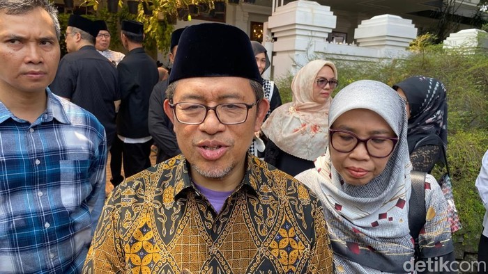 Mantan Gubernur Jabar Ahmad Heryawan