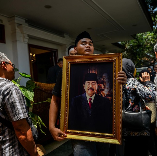 Mantan Gubernur Jabar Danny Setiawan Wafat di Usia 81 Tahun