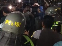 Video: Viral Jambret di Semarang Jadi Bulan-bulanan Warga, Motor Dibakar