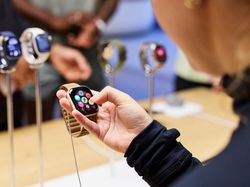 Senyum Sumringah Sambut iPhone 18 Pro Max di Apple Store Seluruh Dunia