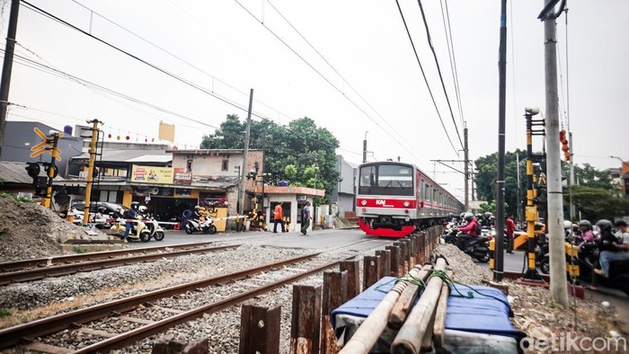 Kepala Dinas Marga DKI Jakarta Heru Suwondo pada Senin (14/9/2026) mengungkapkan rencana penutupan perlintasan rel sebidang di wilayah Simpang Volvo, Pasar Minggu, Jakarta Selatan.