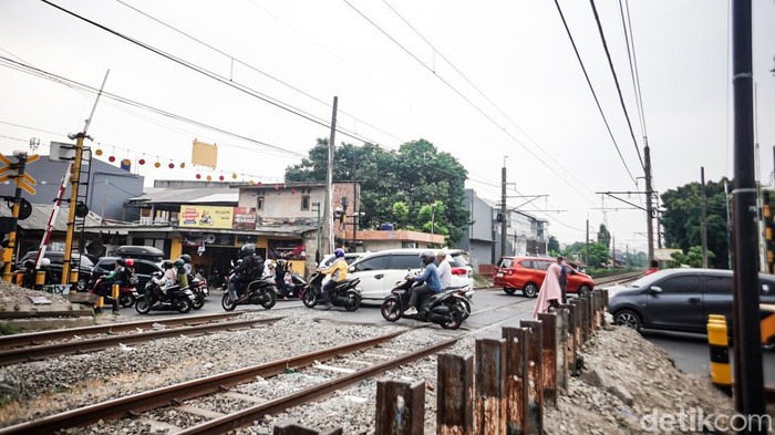 Kepala Dinas Marga DKI Jakarta Heru Suwondo pada Senin (14/9/2026) mengungkapkan rencana penutupan perlintasan rel sebidang di wilayah Simpang Volvo, Pasar Minggu, Jakarta Selatan.
