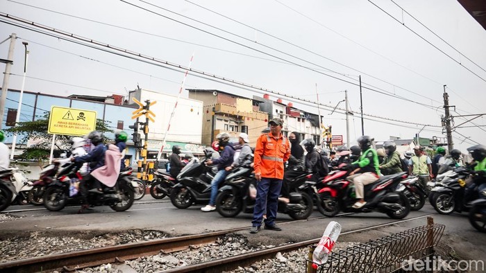 Kepala Dinas Marga DKI Jakarta Heru Suwondo pada Senin (14/9/2026) mengungkapkan rencana penutupan perlintasan rel sebidang di wilayah Simpang Volvo, Pasar Minggu, Jakarta Selatan.