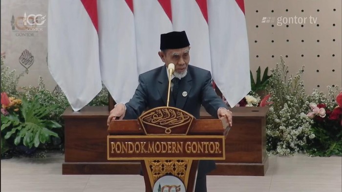 Pimpinan Pondok Modern Darussalam Gontor (PMDG) Ponorogo KH Hasan Abdullah Sahal.