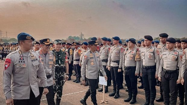 Polda Metro Jaya menyiapkan 5.000 personel pengamanan untuk mengawal Pilkades aman di Bekasi