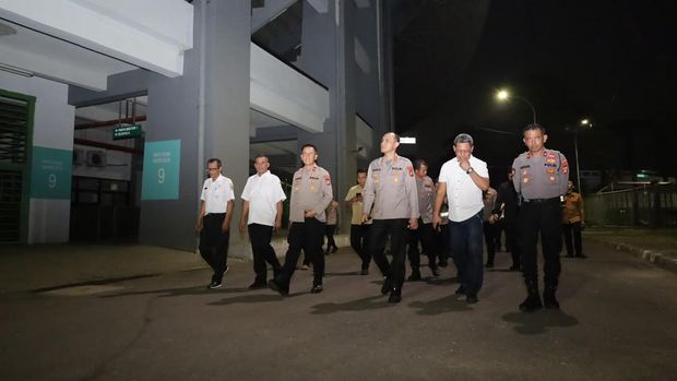 Polres Metro Bekasi Kota menyiapkan pengamanan jelang laga Semen Padang FC vs PSIS Semarang di Stadion Patriot Candrabhaga