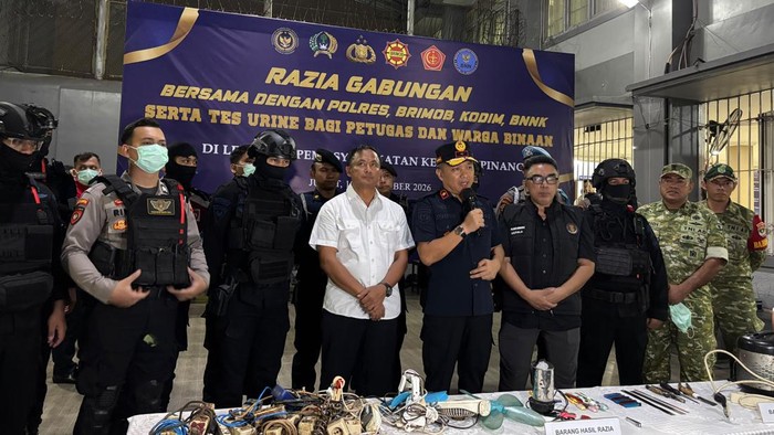 Razia Gabungan Lapas Cipinang
