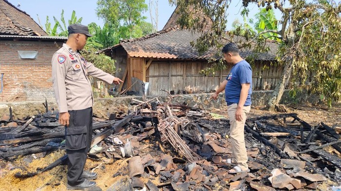 Rumah di Grobogan ludes terbakar, Sabtu (19/9/2026).