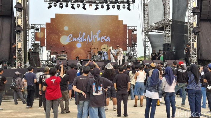 Soundrenaline di Palembang dihadiri oleh ribuan penonton