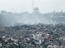 TPA Ilegal di Babelan Terbakar, Asap Tebal Ganggu Warga