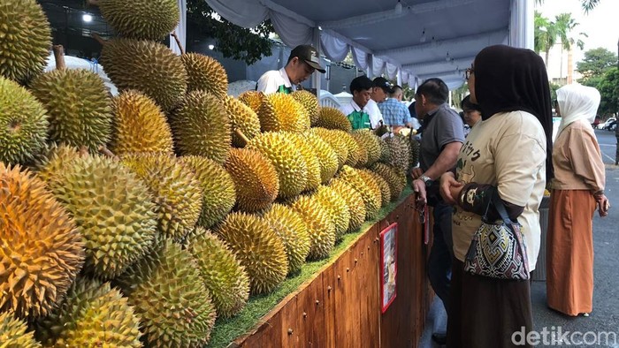 Trans Durian Roadshow di area parkir timur Plaza Ambarrukmo, Sleman, Sabtu (19/9/2026).