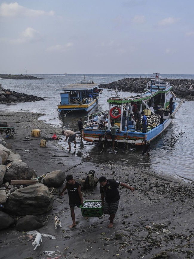 Aktivitas Nelayan Ternate di Tengah Rencana Modernisasi Armada Perikanan