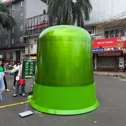 Alarm Hijau Raksasa Bikin Blok M Heboh, Ada Kejutan Apa?